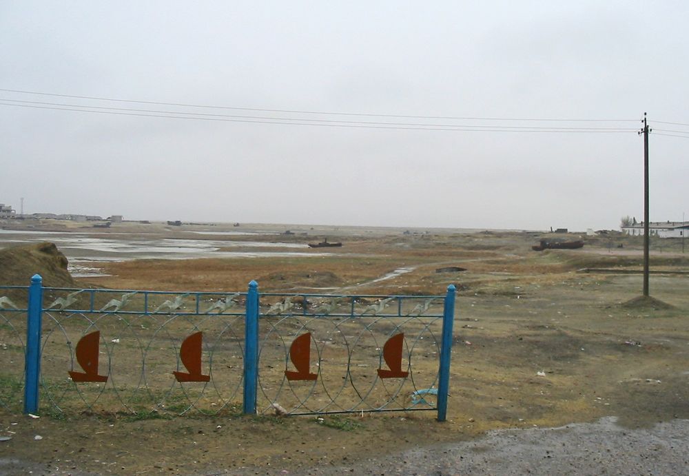 Kıyısında limanlar vardı