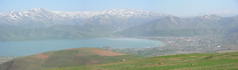 Nemrut Dağı'ndan Tatvan'a bakış